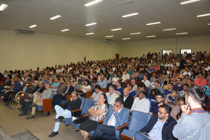 Com auditório cheio, Prefeitura lança PDDU