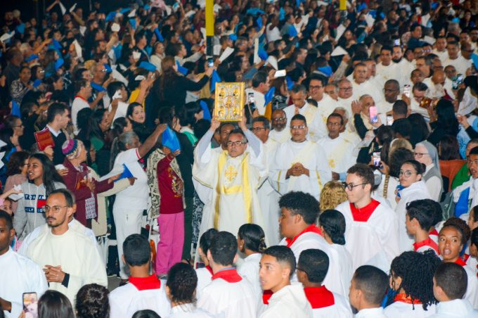 Fiéis católicos celebram padroeira de Vitória da Conquista Nossa Senhora das Vitórias
