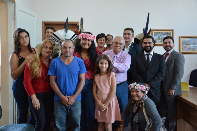 Prefeitura recebe comunidade indígena Camacã-Mongoió