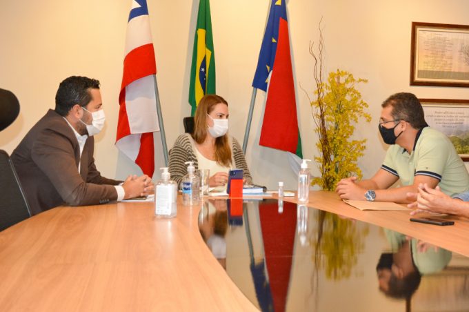 Sheila recebe prefeito de Encruzilhada e busca fortalecimento regional