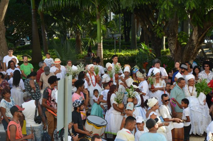 Prefeitura participa da tradicional Lavagem do Beco com campanha de conscientização sobre trabalho infantil