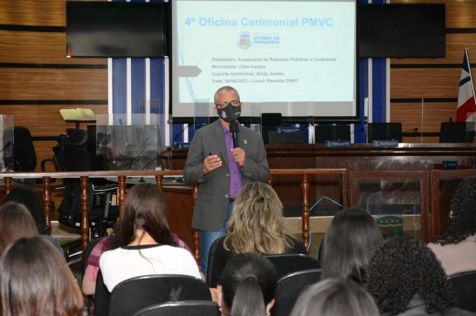 Servidores públicos participam de oficina sobre cerimonial realizada pela Prefeitura