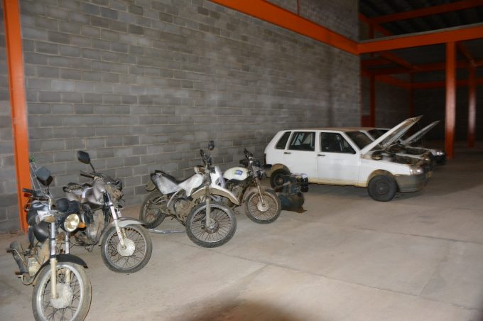 Prefeitura leiloa bens e veículos inservíveis e arrecada R$ 290 mil para a compra de novos equipamentos