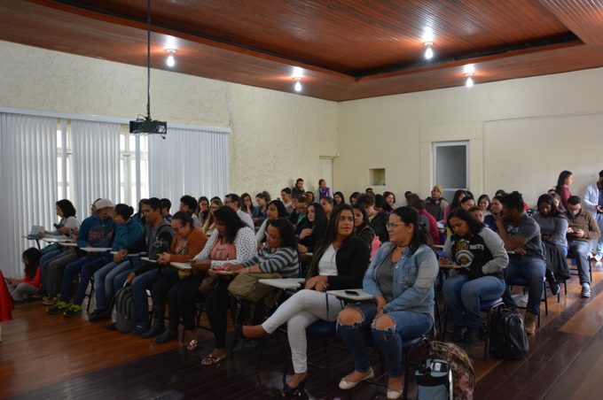  Central de Libras promove curso de capacitação