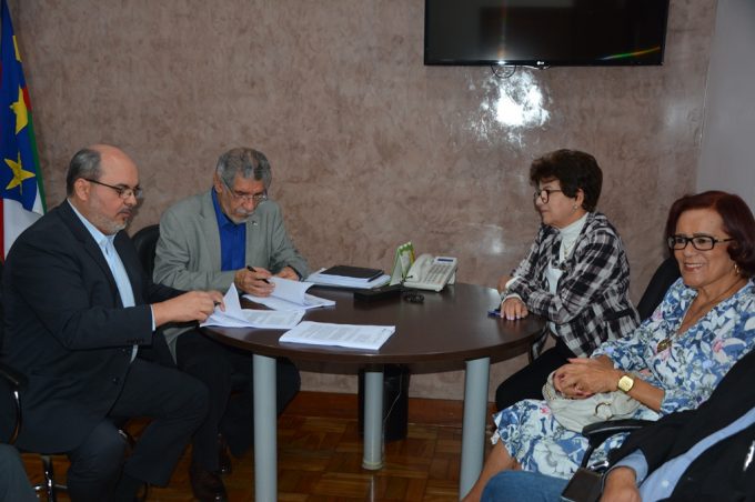 Prefeitura assina convênio para construção de duas escolas e duas creches