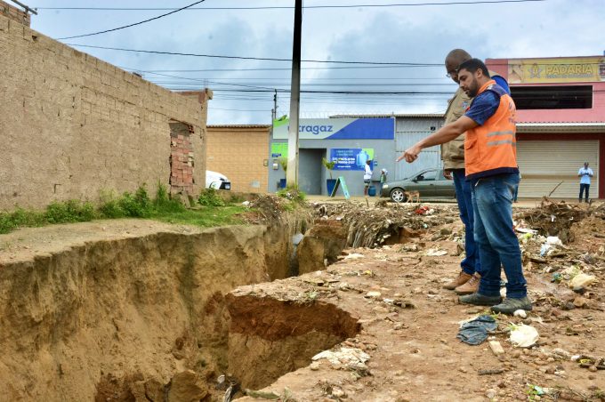 Prefeitura vistoria pontos críticos depois da chuva deste domingo e retomará reparos durante a semana