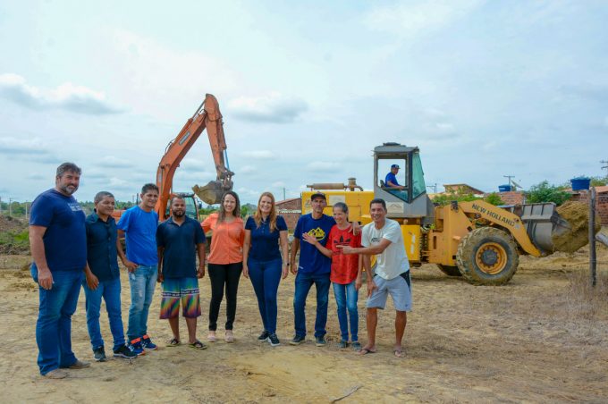 Moradores de Itapirema comemoram início das obras de contenção para evitar alagamentos nos períodos de chuva