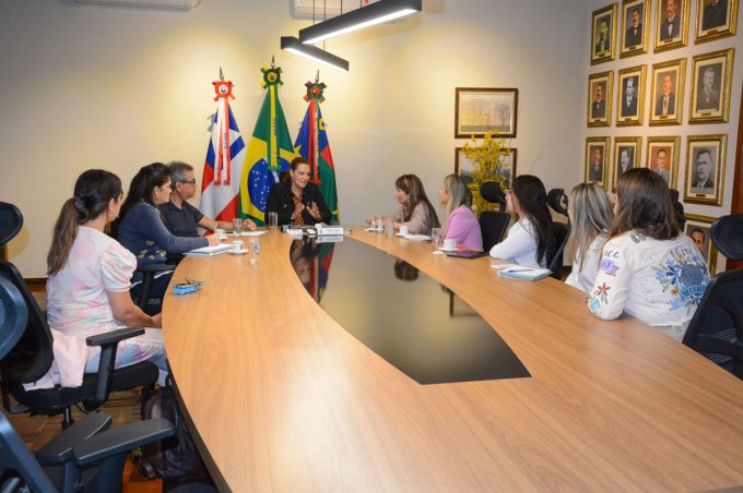 Prefeitura e Instituto Tear dialogam sobre ações educativas e de lazer para o público materno-infantil
