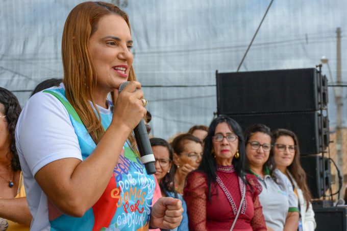 Prefeita entrega projeto de lei da Secretaria Municipal de Políticas para Mulheres em encerramento da campanha Março Mulher