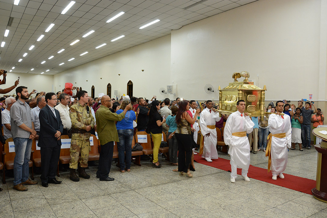 Governo Municipal participa da cerimônia com a ‘Arca da Aliança’ na Igreja Universal