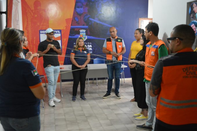Defesa Civil recebe universitários de Psicologia da Fainor para debater cuidados com a saúde mental