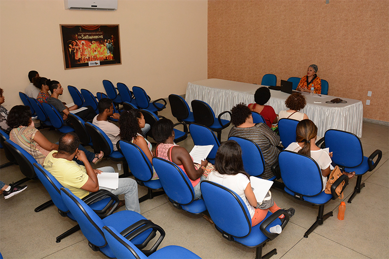 Conquista debate igualdade racial em curso de formação