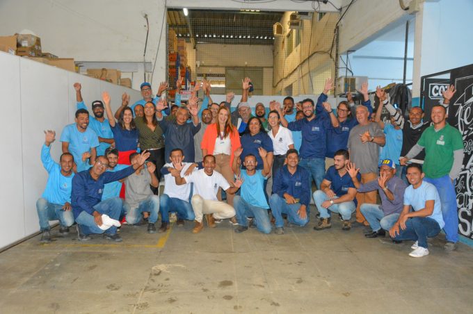Servidores da Smed comemoram ações realizadas pelo Governo Municipal em favor da educação
