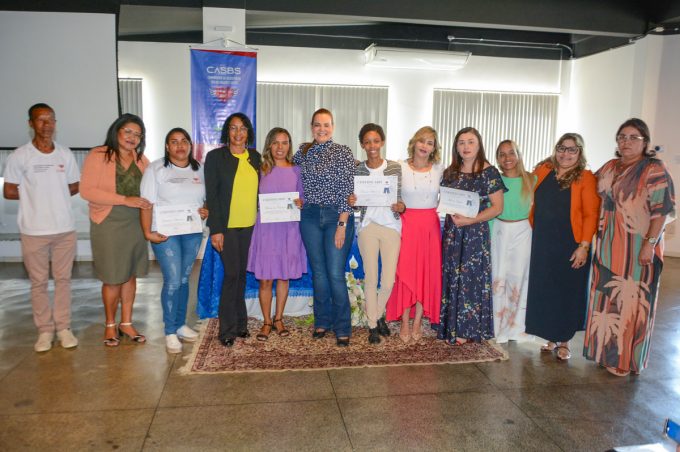Com apoio da Prefeitura, 36 mulheres são certificadas em cursos de estética e beleza