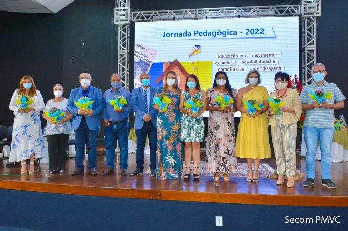 Jornada pedagógica teve posse de diretores eleitos e homenagem aos gestores das escolas que serviram de abrigo