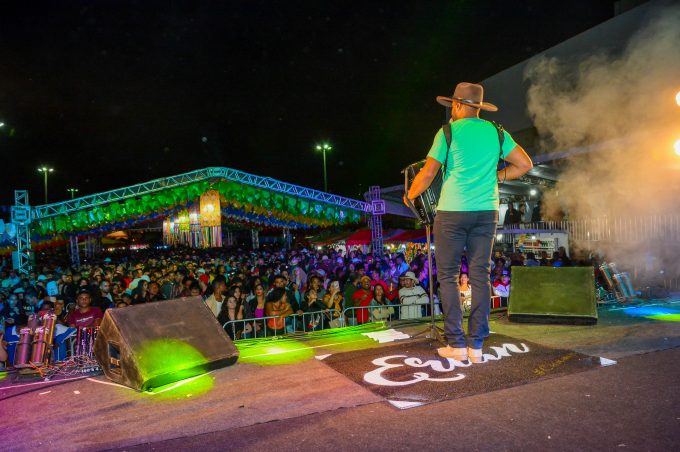 Terceira noite do Arraiá da Conquista agrada todos os públicos e estilos