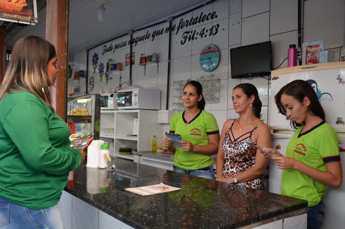 Dengue: Prefeitura realiza ações de prevenção e higiene na feira do Ceasa