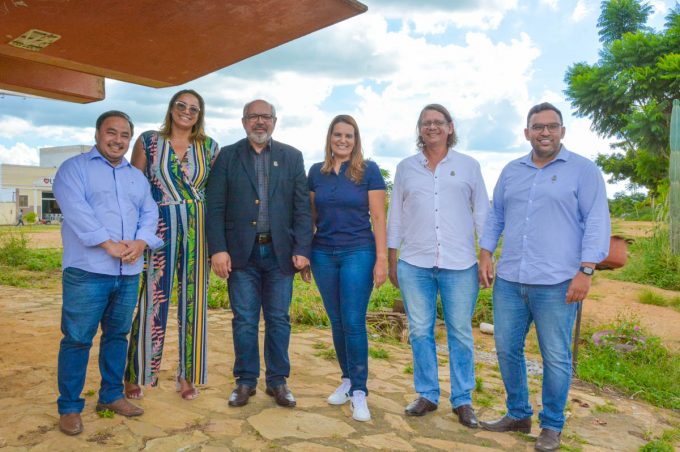 Governo Municipal avalia área na Urbis VI para construção de mais uma escola