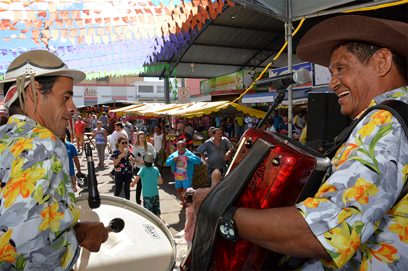 Arraiá da Conquista anima dia de feira no Bairro Brasil