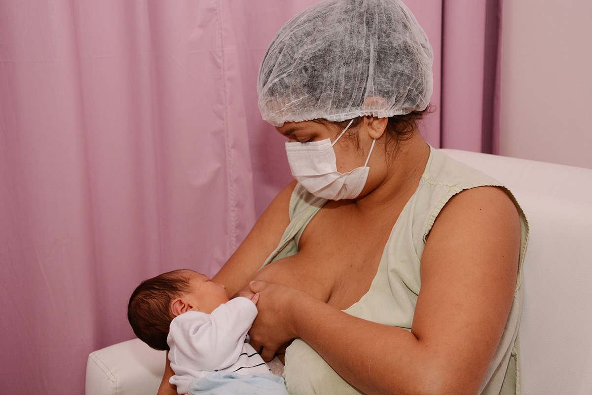 Banco de Leite Humano orienta mães sobre o valor nutricional do leite materno