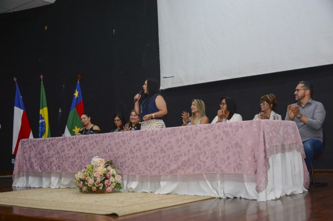 Abertura do Encontro Municipal da Rede de Enfrentamento à Violência Doméstica debate importância da Casa Rosa e das leis de proteção à mulher 