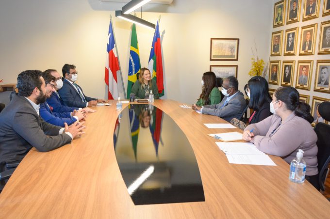 Prefeita recebe juízes de Vitória da Conquista para tratar do apoio da Prefeitura ao processo eleitoral