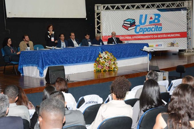 Vitória da Conquista sedia capacitação da UPB para gestores municipais