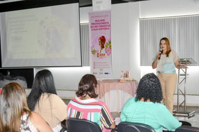 Março Mulher: Prefeitura realiza curso para auxiliar mulheres no empreendedorismo e independência financeira