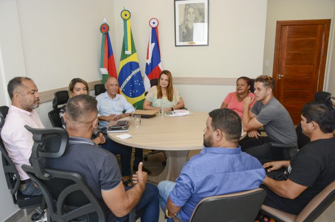 Governo Municipal esclarece a moradores do Comveima I, situação das obras nesse bairro e no Jatobá