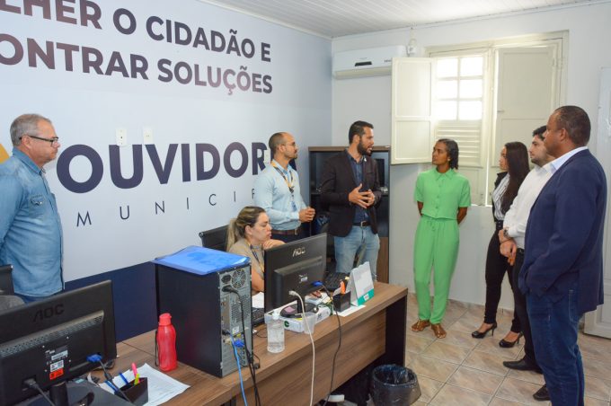 Secretaria Municipal de Transparência compartilha experiência da Ouvidoria com municípios vizinhos