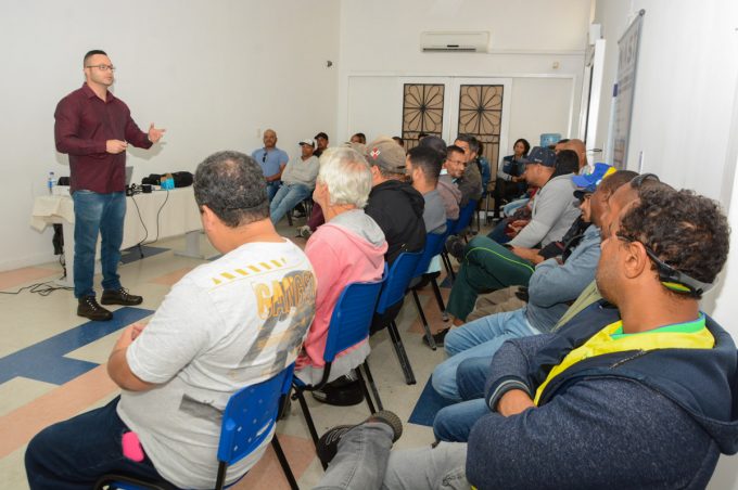 Nast promove treinamento para servidores que trabalham em situação de risco por eletricidade e altura