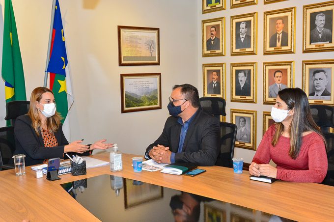 Governo Municipal avalia projeto de praça na Lagoa das Flores apresentado pelo vereador Adinilson Pereira