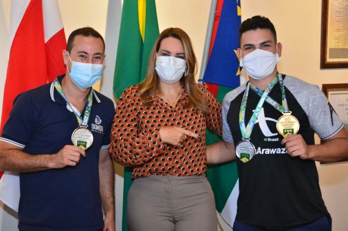 Representantes de Vitória da Conquista, campeões brasileiros de Karatê são recepcionados pela prefeita