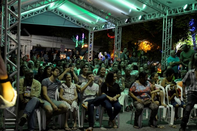 Vozes femininas marcam mais uma noite do Natal Conquista de Luz