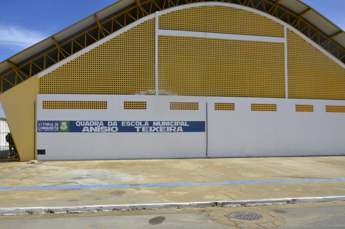 Prefeitura entrega quadra poliesportiva no Jardim Valéria