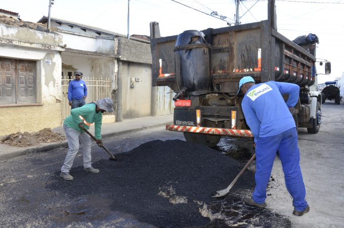 Prefeitura inicia pavimentação em ruas do bairro São Vicente