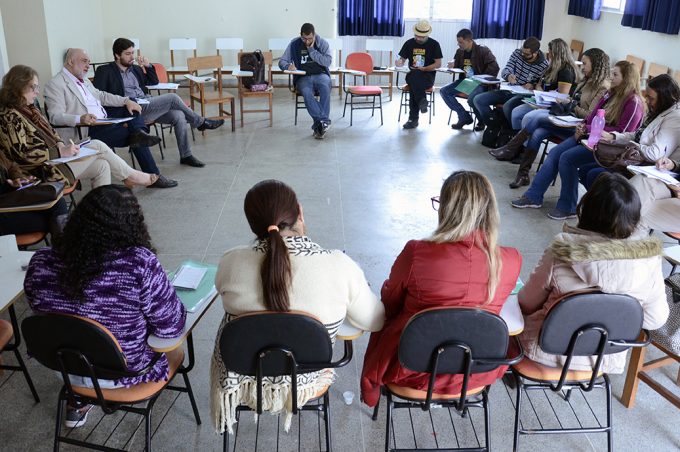 Administração e Simmp realizam terceira rodada de negociação