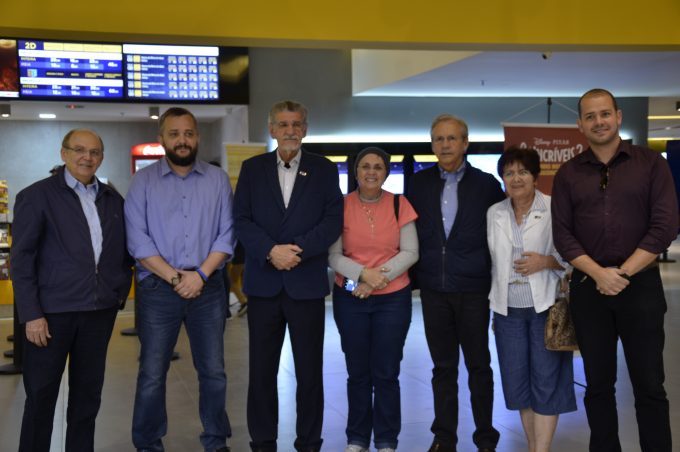 Governo Municipal participa da inauguração de novo cinema em Conquista
