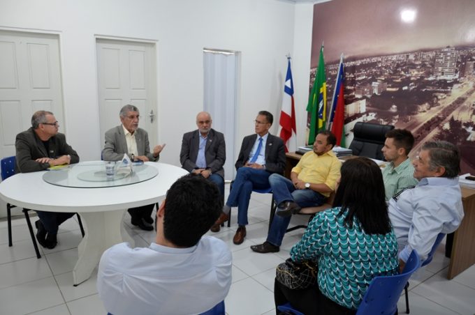 Governo recebe novo grupo controlador da Faculdade Santo Agostinho