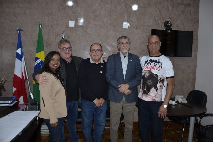 Prefeitura assina contrato para início do Serviço de Controle de Zoonoses