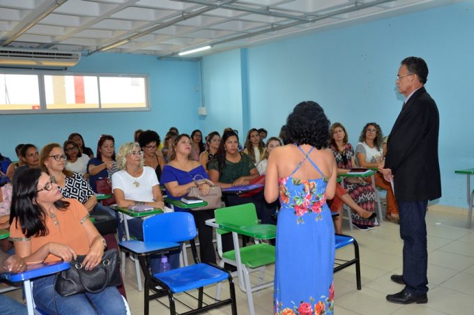 Secretaria de Educação promove ação continuada com servidores das escolas municipais