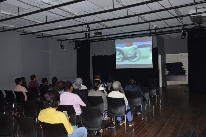 Sessão de cinema anima participantes do projeto Vivendo a Terceira idade