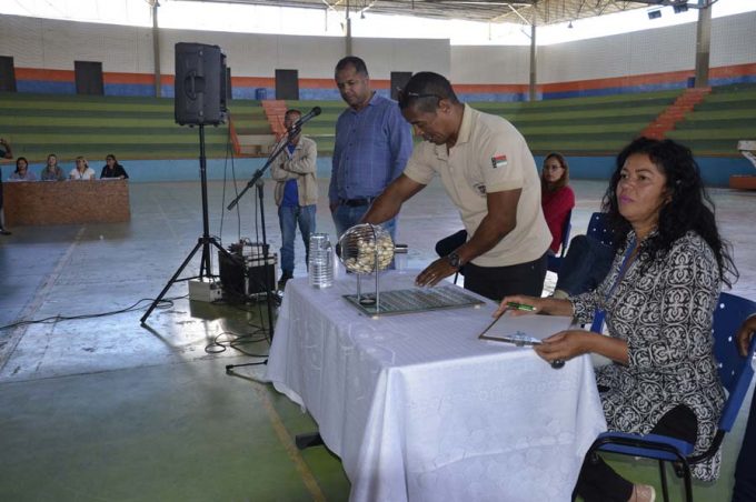 Comerciantes participam de sorteio de boxes em feiras livres