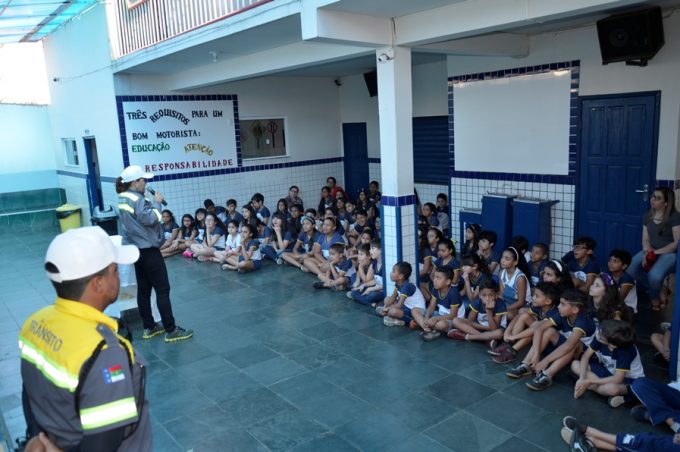 Simtrans promove palestra sobre educação no trânsito à crianças de Escola em Conquista