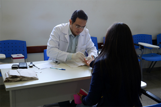 Caav leva até empresas testes rápidos de sífilis