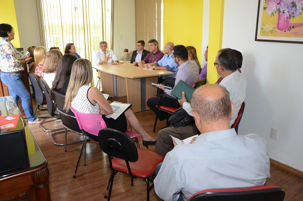 Secretaria de Desenvolvimento Social recebe visita do prefeito