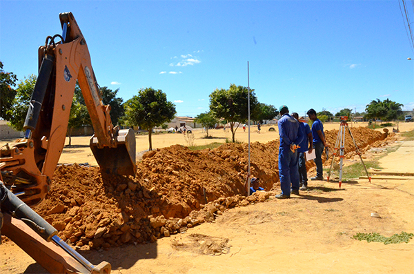 Começam as obras de esgotamento sanitário no Morada Real