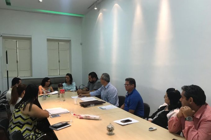Secretaria Municipal da Educação se reúne com vereadores para tratar de nucleação das escolas da zona rural