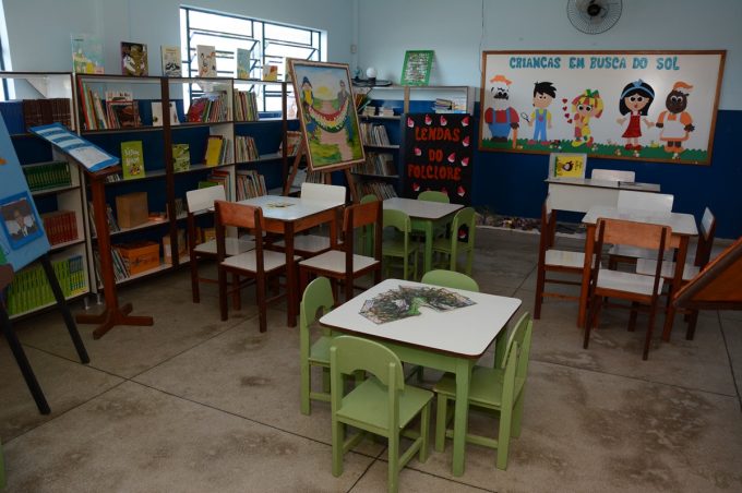 Prefeitura reativa Sala de Leitura da Escola Municipal Iza Medeiros