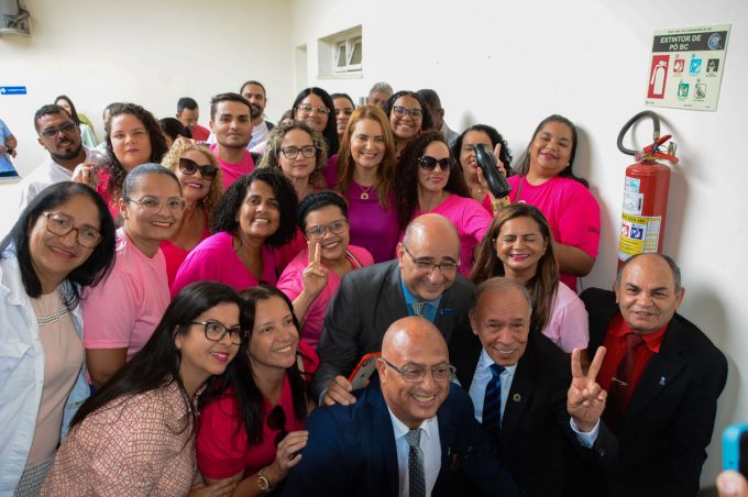 Prefeitura recebe Projeto de Lei que regulamenta complementação do piso salarial da enfermagem